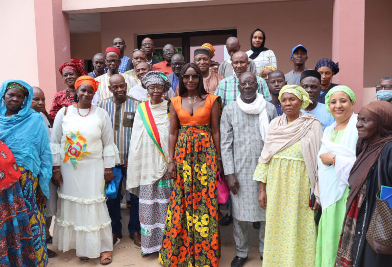 Coumba Gawlo Seck en visite à la Commune III pour rendre hommage à Mme le Maire Djiré Mariame Diallo